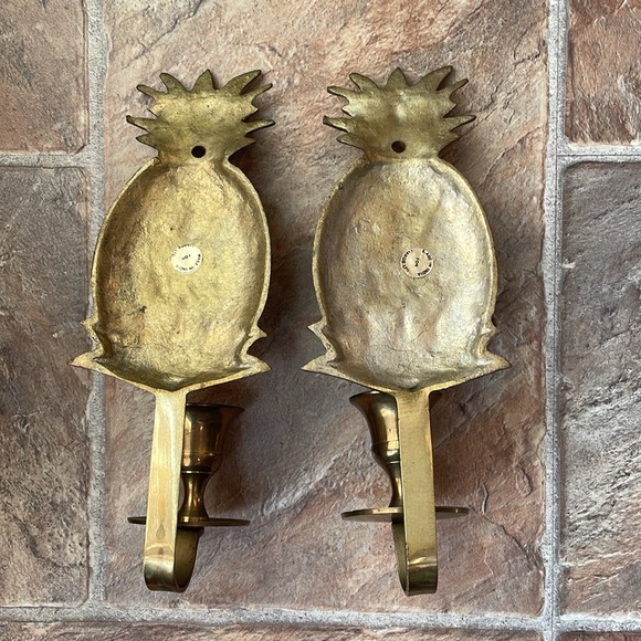Set of 2 Vintage Brass Pineapple Wall Sconces - Picture 2 of 7